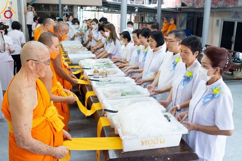 ภาพ No.114575:พิธีถวายภัตตาหารเป็นสังฆทาน แด่คณะพระธรรมยาตรา ปีที่ 12 วันที่ 18 มกราคม พ.ศ. 2567 ณ วัดโบสถ์(บน) บางคูเวียง จ.นนทบุรี