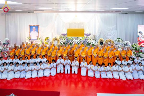 ภาพ No.315383:วันอังคารที่ 24 มีนาคม พ.ศ. 2569 พิธีบำเพ็ญกุศล คุณพ่อณรงค์ จินตมากุล  สิริอายุ 99 ปี 11 เดือน โยมบิดา พระครูปลัดรัตนวีรวัฒน์ (รังสฤษดิ์ อิทฺธิจินตโก) ที่ปรึกษาเจ้าคณะจังหวัดปทุมธานี เจ้าอาวาสวัดพระธรรมกาย  ณ ห้องปลูกศรัทธา 2 วัดพระธรรมกาย ปทุมธานี