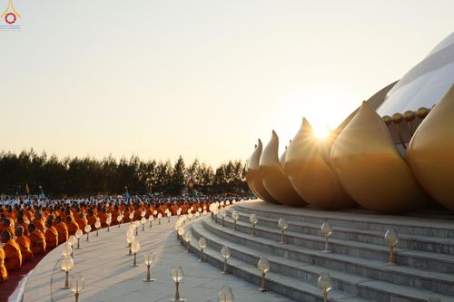 ภาพ No.302093:วันที่ 23 มกราคม พ.ศ. 2569 พิธีจุดประทีปธรรมถวายเป็นพุทธบูชา และบูชาธรรมมหาปูชนียาจารย์  ณ อนุสรณ์สถานลำดับที่ 5 สถานที่เผยแผ่วิชชาธรรมกายครั้งแรก อนุสรณ์สถานบางปลา วัดบางปลา อำเภอบางเลน จังหวัดนครปฐม ในโครงการธรรมยาตรา กตัญญูบูชา มหาปูชนียาจารย์ พระมงคล