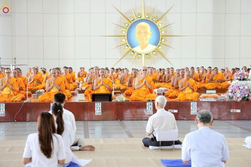 ภาพ No.231949:วันที่ 5 กรกฎาคม พ.ศ. 2568 พิธีถวายภัตตาหารเมนูสวรรค์ เพื่อการบรรลุธรรม ณ หอฉันคุณยายอาจารย์ฯ วัดพระธรรมกาย