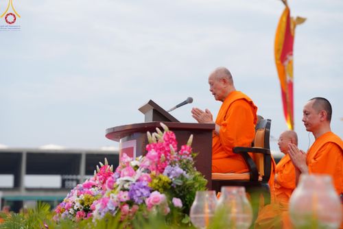 ภาพ No.160472:พิธีปลูกต้นทรัพย์บานชื่น ณ ลานธรรม พระมหาธรรมกายเจดีย์ วัดพระธรรมกาย จ.ปทุมธานี วันพฤหัสบดีที่ 10 ตุลาคม พ.ศ. 2567