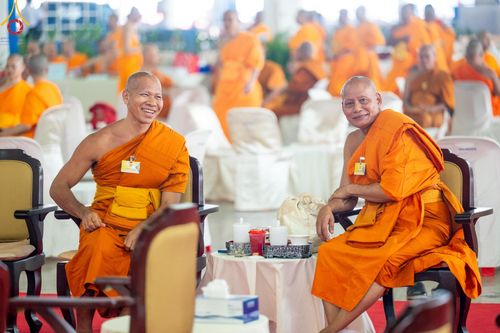 ภาพ No.60367:การต้อนรับพระสังฆาธิการ 10,000 กว่าวัดทั่วประเทศ พิธีมอบปัจจัยช่วยเหลือครู 4 จังหวัดชายแดนภาคใต้ พิธีปฏิบัติธรรม ในวันคุ้มครองโลก วันจันทร์ที่ 22 เมษายน พ.ศ.2567 ณ วัดพระธรรมกาย จ.ปทุมธานี