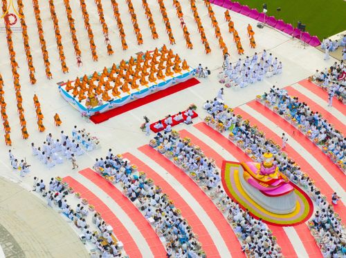 ภาพ No.118516:พิธีตักบาตรพระธรรมยาตรา ปีที่ 12 ณ อนุสรณ์สถานลำดับที่ 5 สถานที่เผยแผ่วิชชาธรรมกายครั้งแรก อนุสรณ์สถานบางปลา จ.นครปฐม วันที่ 25 มกราคม พ.ศ. 2567