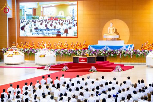 ภาพ No.209588:วันอาทิตย์ที่ 2 มีนาคม พ.ศ. 2568 พิธีบูชาข้าวพระ ณ สภาธรรมกายสากล วัดพระธรรมกาย