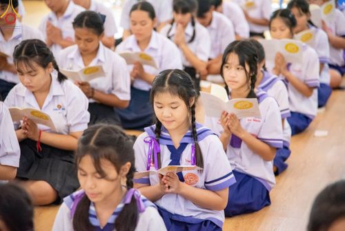 ภาพ No.103507:วันรวมพลังเด็กดี V-Star ผู้นำฟื้นฟูศีลธรรมโลก จังหวัดเชียงรายและจังหวัดพะเยา ณ ศูนย์ปฏิบัติธรรมจังหวัดเชียงราย วันที่ 2 ธันวาคม พ.ศ. 2566