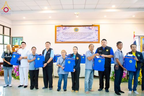 ภาพ No.259749:วันที่ 24 ตุลาคม พ.ศ. 2568 รพ.สต.คลองหนึ่ง อ.คลองหลวง สังกัด อบจ.ปทุมธานี จัดประชุมและมอบครุภัณฑ์ทางการแพทย์ เสริมพลัง อสม. ขับเคลื่อนสุขภาพชุมชนอย่างยั่งยืน ณ วัดพระธรรมกาย