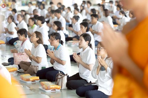 ภาพ No.229728:วันที่ 25 มิถุนายน พ.ศ. 2568 (แรม 15 ค่ำ เดือน 7) พิธีบุพเปตพลี ครั้งที่ 166 ร่วมอุทิศบุญแด่หมู่ญาติที่ล่วงลับไปแล้ว และสืบทอดอายุพระพุทธศาสนา ณ หอฉันคุณยายอาจารย์ฯ วัดพระธรรมกาย