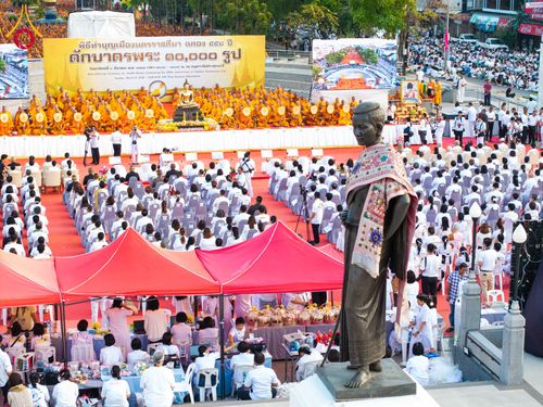 ภาพ No.312766:วันอาทิตย์ที่ 8 มีนาคม พ.ศ.2569 ทำบุญเมืองนครราชสีมา 558 ปี ตักบาตรพระ 10,000 รูป (ภาพชุดที่ 2)