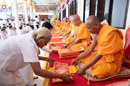 ภาพ No.196764:พิธีทอดผ้าป่าทำนุบำรุงศาสนสถาน ณ วัดสิงห์ ต.บางคูเวียง อ.บางกรวย จ.นนทบุรี ในโครงการธรรมยาตรา กตัญญูบูชา มหาปูชนียาจารย์ พระมงคลเทพมุนี(สด จนฺทสโร) พระผู้ปราบมาร อนุสรณ์สถาน 7 แห่ง ปีที่ 13 วันที่ 17 มกราคม พ.ศ. 2568