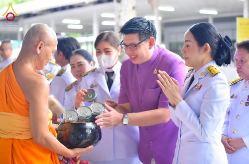 ภาพ No.227133:วันอังคารที่ 3 มิถุนายน พ.ศ. 2568 นายอำเภอคลองหลวง นำพสกนิกรรวมใจภักดิ์ สมเด็จพระนางเจ้าฯ พระบรมราชินี เนื่องในโอกาสวันเฉลิมพระชนมพรรษา ณ อาคารปลูกศรัทธา 2 วัดพระธรรมกาย อ.คลองหลวง จ.ปทุมธานี