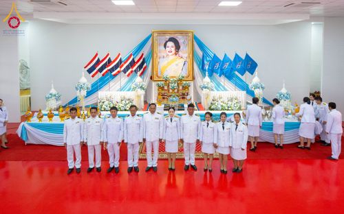 ภาพ No.237780:พิธีถวายเครื่องราชสักการะและวางพานพุ่ม และพิธีจุดเทียนถวายพระพรชัยมงคล เนื่องในโอกาสวันเฉลิมพระชนมพรรษา สมเด็จพระนางเจ้าสิริกิติ์ พระบรมราชินีนาถ พระบรมราชชนนีพันปีหลวง วันอังคารที่ 12 สิงหาคม พ.ศ. 2568  ณ อาคารปลูกศรัทธา 2 วัดพระธรรมกาย