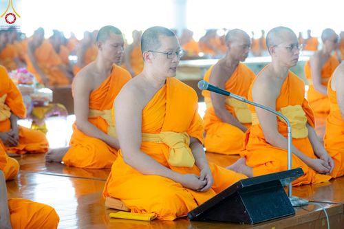 ภาพ No.165829:พิธีถวายภัตตาหารเมนูสวรรค์ วันที่ 26 ตุลาคม พ.ศ. 2567 ณ หอฉันคุณยายอาจารย์ฯ วัดพระธรรมกาย