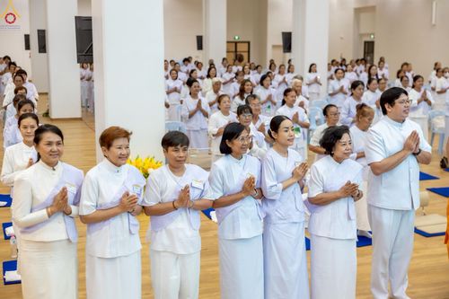 ภาพ No.242772:วันที่ 29-31 สิงหาคม พ.ศ. 2568 องค์กรภาคีเครือข่าย “บวร” (บ้าน-วัด-โรงเรียน-ราชการ) อ.คลองหลวง จัดบวชอุบาสิกาแก้ว ถวายพระราชกุศลแด่สมเด็จพระพันปีหลวง - กตัญญูบูชาแด่ผู้มีพระคุณ