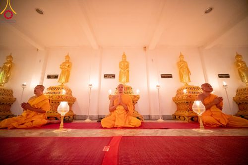 ภาพ No.112063:พิธีจุดประทีปถวายเป็นพุทธบูชา และบูชาธรรมมหาปูชนียาจารย์ พระมงคลเทพมุนี(สด จนฺทสโร) ในโครงการธรรมยาตรา กตัญญูบูชา มหาปูชนียาจารย์ พระมงคลเทพมุนี(สด จนฺทสโร) พระผู้ปราบมาร อนุสรณ์สถาน 7 แห่ง ปีที่ 12 วันที่ 14 มกราคม พ.ศ. 2567 ณ วัดสองพี่น้อง อ.สองพี่น้อง