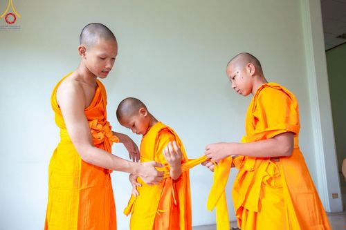 ภาพ No.216418:วันเสาร์ที่ 5 เมษายน พ.ศ. 2568 พิธีขอบรรพชา พิธีขอสรณคมน์และศีล พิธีขอนิสสัย พิธีถวายบาตร ในโครงการบรรพชาสามเณรฟื้นฟูพระพุทธศาสนาทั่วไทย  ณ วัดพระพุทธบาท ราชวรมหาวิหาร ต.ขุนโขลน อ.พระพุทธบาท จ.สระบุรี