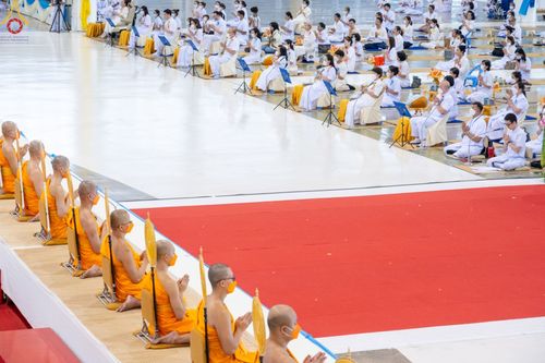 ภาพ No.88189:พิธีมุทิตาสักการะ เปรียญธรรม 9,6,3 และบาลีศึกษา 6,3  พิธีมอบดวงแก้วสามเณรทรงบาลีไวยากรณ์ วันอาทิตย์ 17 กันยายน พ.ศ. 2566 ณ สภาธรรมกายสากล วัดพระธรรมกาย