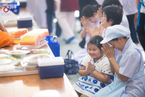 ภาพ No.253583:วันอังคารที่ 7 ตุลาคม พ.ศ.2568 (วันพระ ขึ้น 15 ค่ำ เดือน 11) พิธีบุพเปตพลี ครั้งที่ 171 ร่วมอุทิศบุญแด่หมู่ญาติที่ล่วงลับไปแล้ว และสืบทอดอายุพระพุทธศาสนา ณ หอฉันคุณยายอาจารย์ฯ วัดพระธรรมกาย