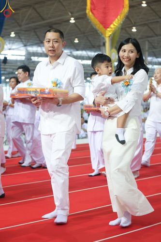 ภาพ No.167752:พิธีทอดกฐิน และ พิธีกรานกฐิน ในวันอาทิตย์ที่ 3 พฤศจิกายน พ.ศ. 2567 ณ วัดพระธรรมกาย จ.ปทุมธานี