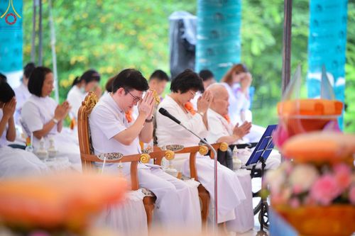 ภาพ No.146612:พิธีทอดผ้าป่าสร้างหลังคาอาคาร 80 ปี หลวงพ่อธัมมชโย ณ ศูนย์ปฎิบัติธรรมวิหารแดง จังหวัดสระบุรี วันอาทิตย์ที่ 28 กรกฎาคม พ.ศ. 2567