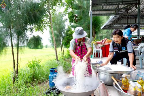 ภาพ No.235448:วันที่ 30-31 กรกฎาคม พ.ศ. 2568 วัดพระธรรมกาย มูลนิธิธรรมกาย ร่วมกับศูนย์ส่งเสริมศีลธรรมจังหวัดสุรินทร์ เปิดศูนย์พักพิงชั่วคราวเพื่อช่วยเหลือประชาชน ผู้อพยพจากเหตุปะทะกันตามแนวชายแดน ไทย-กัมพูชา ตั้งแต่วันที่ 24 กรกฎาคม พ.ศ.2568 เป็นต้นไป