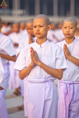 ภาพ No.133768:พิธีเวียนประทักษิณและพิธีวันทาเจดีย์ โครงการบรรพชาสามเณร ฟื้นฟูพระพุทธศาสนาทั่วไทย ณ วัดพระธรรมกาย วันเสาร์ที่ 6 เมษายน พ.ศ. 2567