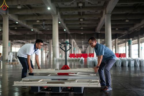 ภาพ No.60881:V.37 ยิ่งกว่าดี เพื่อ 80 ปีของพ่อ ภาพการเตรียมงานของหน่วยงานต่างๆ เพื่อพิธีฉลองอายุวัฒนมงคล 80 ปี หลวงพ่อธัมมชโย และรับถวายมหาสังฆทาน 10,000 กว่าวัดทั่วประเทศ ในวันคุ้มครองโลก วันจันทร์ที่ 22 เมษายน พ.ศ. 2567