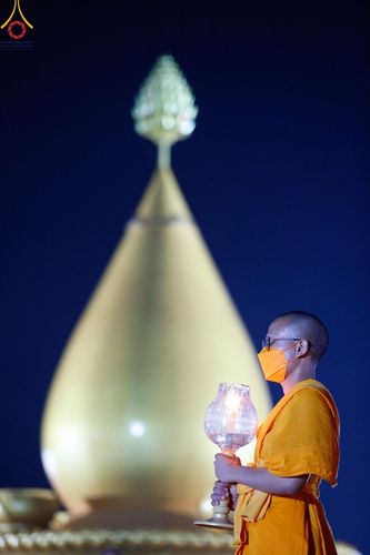 ภาพ No.129655:พิธีจุดประทีป 10,000 ดวง น้อมถวายเป็นพุทธบูชา ณ มหารัตนเจดีย์สิริปทุมสวรรค์ (เจดีย์อริยพุทธะ 5 พระองค์) ศูนย์ปฏิบัติธรรมภาคใต้ อ.บางกล่ำ จ.สงขลา  วันที่ 10 มีนาคม พ.ศ. 2567