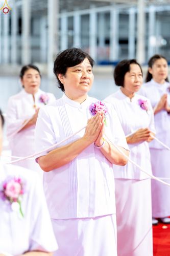 ภาพ No.247110:วันที่ 21 กันยายน พ.ศ. 2568 งานบุญวันอาทิตย์ พิธีจุดเทียนใจ ไฟนิรันด์ อนันตชัย ณ วัดพระธรรมกาย จ.ปทุมธานี