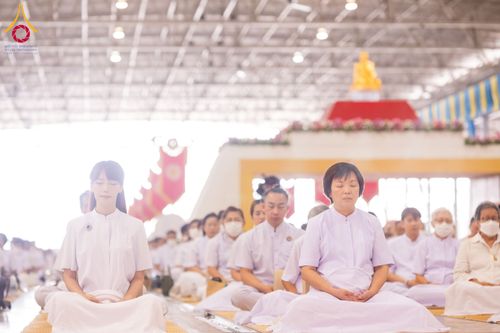 ภาพ No.126674:พิธีบูชาข้าวพระ ในวันอาทิตย์ต้นเดือนที่ 3 มีนาคม พ.ศ. 2567 ณ วัดพระธรรมกาย จ.ปทุมธานี