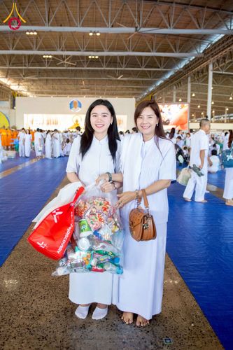 ภาพ No.277045:วันอาทิตย์ที่ 7 ธันวาคม พ.ศ. 2568 พิธีตักบาตรอาทิตย์ต้นเดือน ณ บ้านแก้วเรือนทองคุณยายฯ วัดพระธรรมกาย