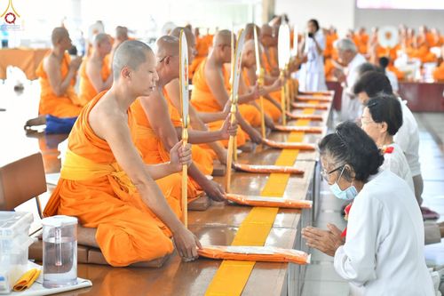 ภาพ No.247433:วันจันทร์ที่ 22 กันยายน พ.ศ. 2568 (วันพระ แรม 15 ค่ำ เดือน 10) พิธีบุพเปตพลี ครั้งที่ 170 ร่วมอุทิศบุญแด่หมู่ญาติที่ล่วงลับไปแล้ว และสืบทอดอายุพระพุทธศาสนา ณ หอฉันคุณยายอาจารย์ฯ วัดพระธรรมกาย