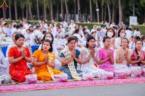 ภาพ No.120065:พิธีต้อนรับพระธรรมยาตรา ในโครงการธรรมยาตรา กตัญญูบูชา มหาปูชนียาจารย์ พระมงคลเทพมุนี(สด จนฺทสโร) พระผู้ปราบมาร อนุสรณ์สถาน 7 แห่ง ปีที่ 12 วันที่ 28 มกราคม พ.ศ. 2567 ณ วัดพระธรรมกาย จ.ปทุมธานี