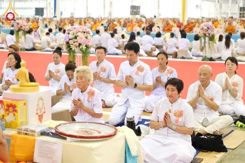 ภาพ No.59996:พิธีเจริญพระพุทธมนต์ "ฉลองอายุวัฒนมงคล 80 ปี หลวงพ่อธัมมชโย" พิธีถวายไทยธรรม คณะสงฆ์ 10,000 กว่าวัดทั่วประเทศ ในวันคุ้มครองโลก วันจันทร์ที่ 22 เมษายน พ.ศ. 2567 ณ สภาธรรมกายสากล วัดพระธรรมกาย จ.ปทุมธานี