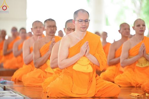 ภาพ No.147799:พิธีถวายภัตตาหารเมนูสวรรค์ ในพรรษาแห่งการเข้าถึงธรรม วันเสาร์ที่ 10 สิงหาคม พ.ศ. 2567 ณ หอฉันคุณยายอาจารย์ฯ วัดพระธรรมกาย