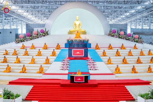 ภาพ No.215439:วันอาทิตย์ต้นเดือนที่ 6 เมษายน พ.ศ. 2568 ขบวนอัญเชิญผ้าป่าสมทบ มหาสังฆทาน 40,000 กว่าวัดทั่วประเทศ ณ สภาธรรมกายสากล วัดพระธรรมกาย