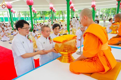 ภาพ No.136325:พิธีอุปสมบทสามเณรเตรียมสถาบันธรรมชัย รุ่นที่ 21 ณ โบสถ์พระไตรปิฏก วัดพระธรรมกาย วันเสาร์ที่ 4 พฤษภาคม พ.ศ.2567