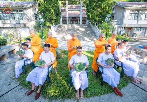 ภาพ No.68102:พิธีบรรพชาสามเณร รุ่นที่ 9 ประจำปี 2565 ณ วัดพระธรรมกายฮ่องกง ประเทศสาธารณรัฐประชาชนจีน วันที่ 24 ธันวาคม พ.ศ. 2565
