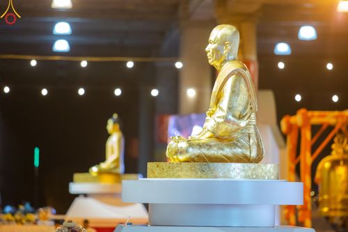 ภาพ No.154862:พิธีจุดประทีป, พิธีฉลองชัยสวดมนต์บทธัมมจักกัปปวัตนสูตร ณ มหารัตนวิหารคด วัดพระธรรมกาย วันอังคารที่ 17 กันยายน พ.ศ. 2567