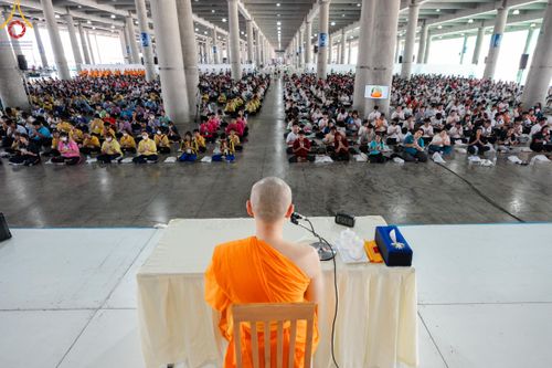 ภาพ No.59402:การอบรมอาสาสมัคร  เตรียมงานและจัดถวายภัตตาหาร แด่พระสังฆาธิการ 10,000 กว่าวัดทั่วประเทศ ในวันที่ 21-22 เมษายน พ.ศ.2567 เพื่องานวันคุ้มครองโลก จัดโดย ชมรมพุทธศาสตร์สากลฯ