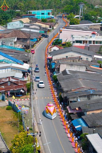 ภาพ No.129053:พระธรรมยาตราเดินธรรมยาตรา ณ ชุมชนรอบศูนย์ปฏิบัติธรรมภาคใต้ อ.บางกล่ำ จ.สงขลา วันที่ 10 มีนาคม พ.ศ. 2567