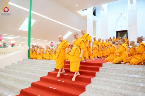 ภาพ No.233195:วันที่ 11 กรกฏาคม พ.ศ. 2568 พิธีอธิษฐานพรรษา ของคณะสงฆ์ ณ โบสถ์พระไตรปิฎก วัดพระธรรมกาย ต.คลองสาม อ.คลองหลวง จ.ปทุมธานี