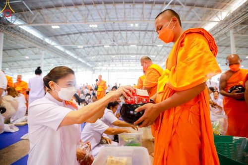 ภาพ No.126565:พิธีตักบาตร ในวันอาทิตย์ต้นเดือนที่ 3 มีนาคม พ.ศ. 2567 ณ บ้านแก้วเรือนทองคุณยายฯ วัดพระธรรมกาย