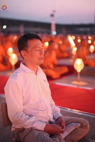 ภาพ No.204556:พิธีจุดประทีปถวายเป็นพุทธบูชา และบูชาธรรมมหาปูชนียาจารย์ ณ วัดพระธรรมกาย ตำบลคลองสาม อำเภอคลองหลวง จังหวัดปทุมธานี ในโครงการธรรมยาตรา กตัญญูบูชา มหาปูชนียาจารย์ พระมงคลเทพมุนี(สด จนฺทสโร) พระผู้ปราบมาร ปีที่ 13 วันที่ 31 มกราคม พ.ศ. 2568