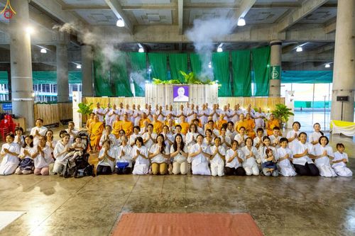 ภาพ No.243005:วันที่ 31 สิงหาคม พ.ศ. 2568 พิธีตัดปอยผมและปลงผม โครงการอุปสมบทหมู่บูชาธรรม ครบรอบ 108 ปี วันครูผู้ค้นพบวิชชาธรรมกาย ณ วัดพระธรรมกาย