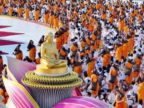 ภาพ No.198185:พิธีต้อนรับพระธรรมยาตรา ณ อนุสรณ์สถานลำดับที่ 5 สถานที่เผยแผ่วิชชาธรรมกายครั้งแรก อนุสรณ์สถานบางปลา วัดบางปลา อำเภอบางเลน จังหวัดนครปฐม ในโครงการธรรมยาตรา กตัญญูบูชา มหาปูชนียาจารย์ พระมงคลเทพมุนี(สด จนฺทสโร) พระผู้ปราบมาร ปีที่ 13 วัน 19 มกราคม พ.ศ.2568