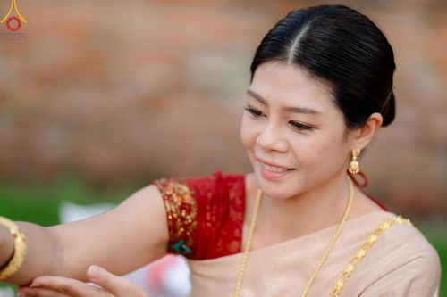 ภาพ No.138576:พิธีตักบาตร วัดราชบูรณะ จ.พระนครศรีอยุธยา วันที่ 25 พฤษภาคม พ.ศ.2567