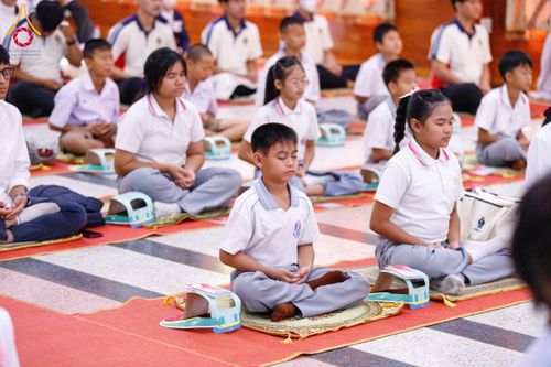 ภาพ No.200074:พิธีทอดผ้าป่าทำนุบำรุงศาสนสถาน ณ วัดบางไผ่นารถ ตำบลบางไทรป่า อำเภอบางเลน จังหวัดนครปฐม ในโครงการธรรมยาตรา กตัญญูบูชา มหาปูชนียาจารย์ พระมงคลเทพมุนี(สด จนฺทสโร) พระผู้ปราบมาร อนุสรณ์สถาน 7 แห่ง ปีที่ 13 วันที่ 22 มกราคม พ.ศ. 2568