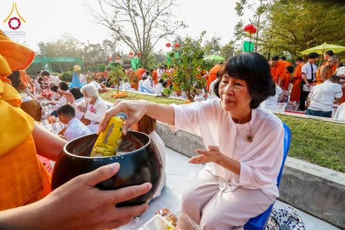 ภาพ No.206812:พิธีตักบาตรพระ 1,000 รูป ปืที่ 7 วันอาทิตย์ที่ 9 กุมภาพันธ์ พ.ศ. 2568 ณ วัดห้วยตองสัก อำเภอจอมทอง จังหวัดเชียงใหม่