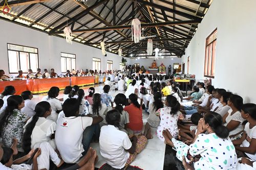 ภาพ No.278821:วันที่ 1 พฤศจิกายน  2568  กฐินสมทบวัดต่างประเทศ โดยคณะศิษยานุศิษย์ บูชาธรรม 81 ปี หลวงพ่อธัมมชโย ณ วัดธรรมรักษิตาราม ประเทศศรีลังกา