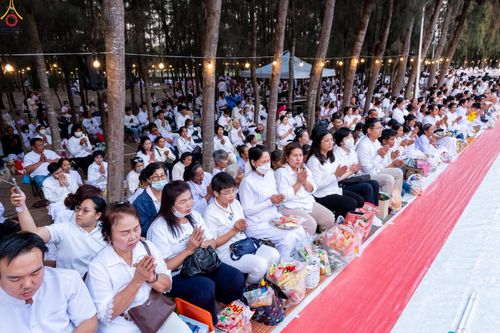 ภาพ No.289244:วันที่ 7 มกราคม พ.ศ. 2569 พิธีตักบาตรพระธรรมยาตรา ณ อนุสรณ์สถานลำดับที่ 1 สถานที่เกิดด้วยรูปกายเนื้อ อนุสรณ์สถานมหาวิหารพระมงคลเทพมุนี (โลตัสแลนด์) อ.สองพี่น้อง จ.สุพรรณบุรี ในโครงการธรรมยาตรา กตัญญูบูชา มหาปูชนียาจารย์ พระมงคลเทพมุนี(สด จนฺทสโร) พระผู้ป